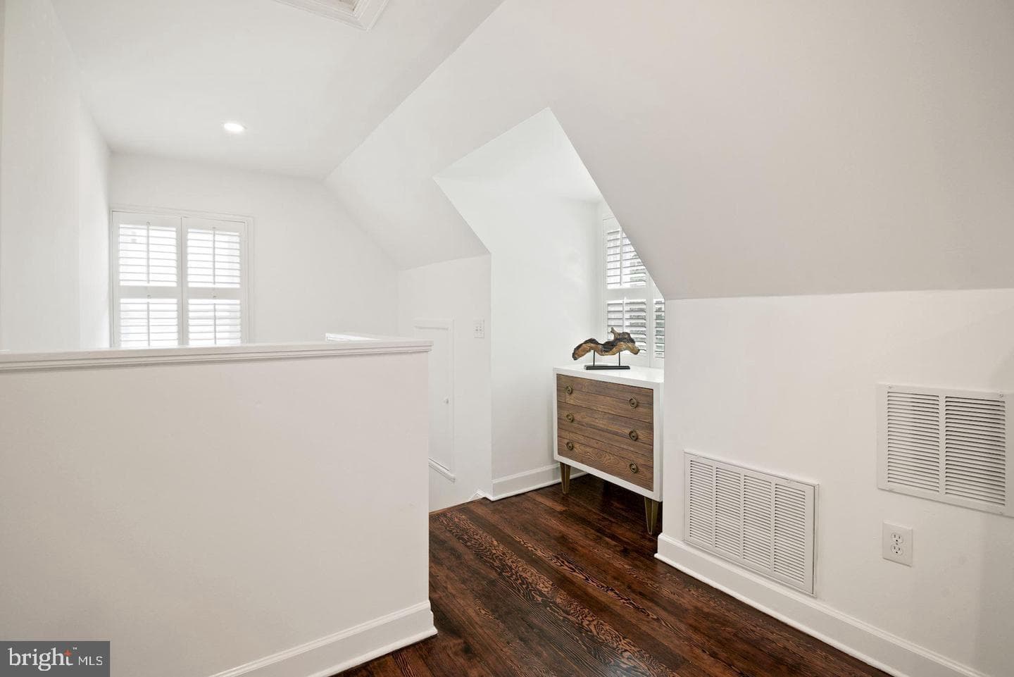 629 Potomac Avenue photo 14