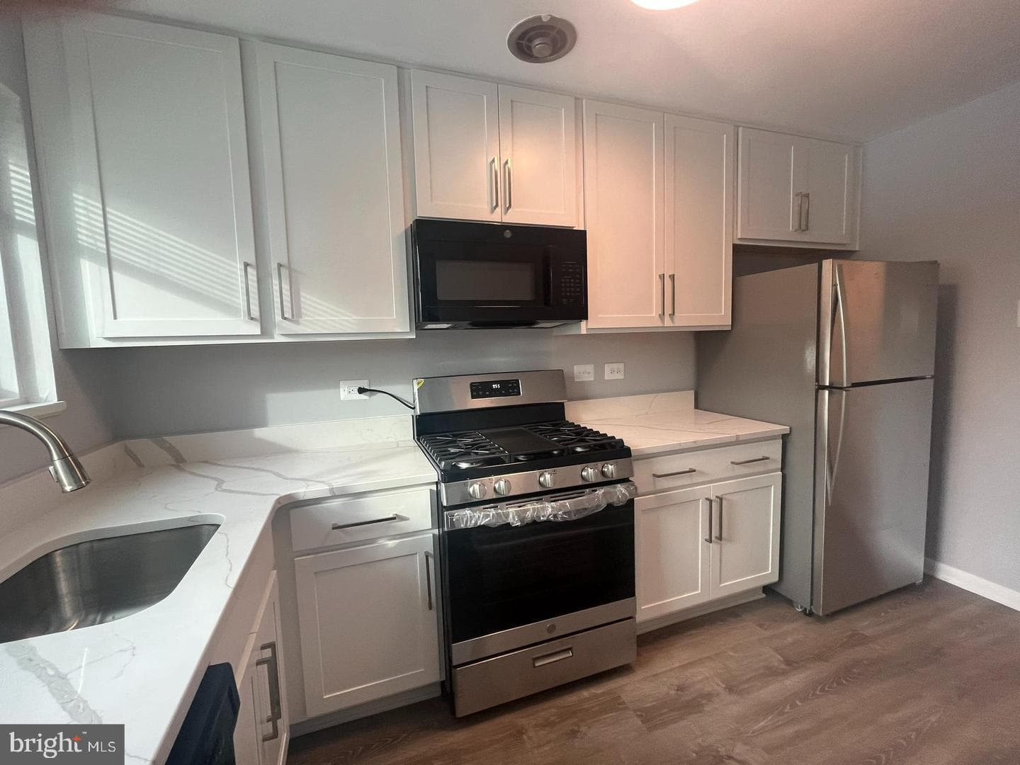 10500 Weymouth Street #104 photo 7