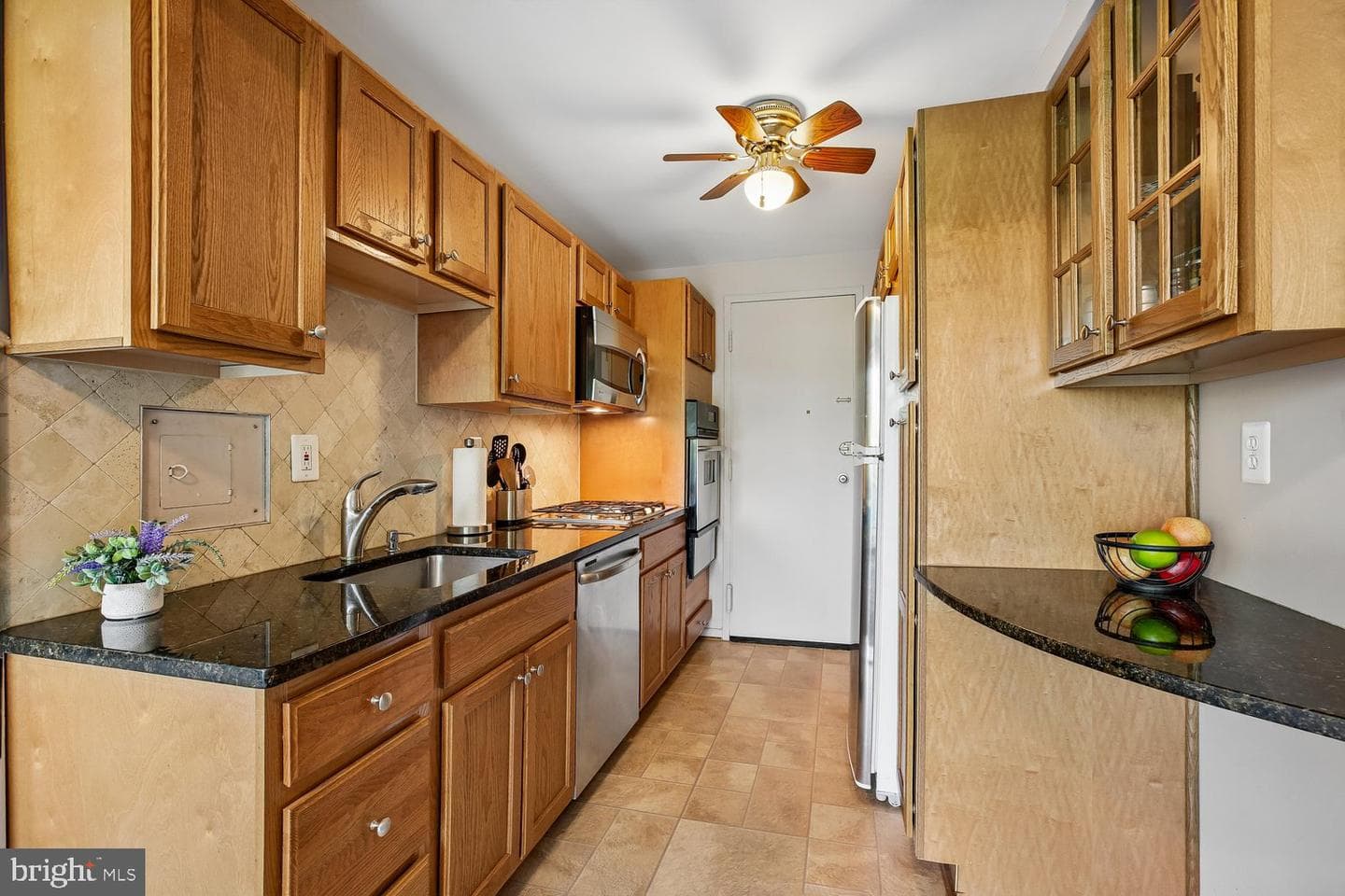 10201 Grosvenor Place #414 photo 4