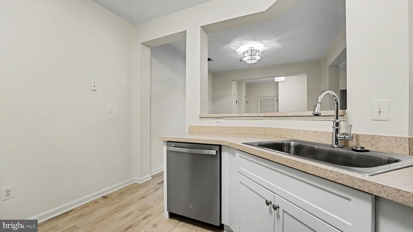 311 High Gables Drive #106 photo 24