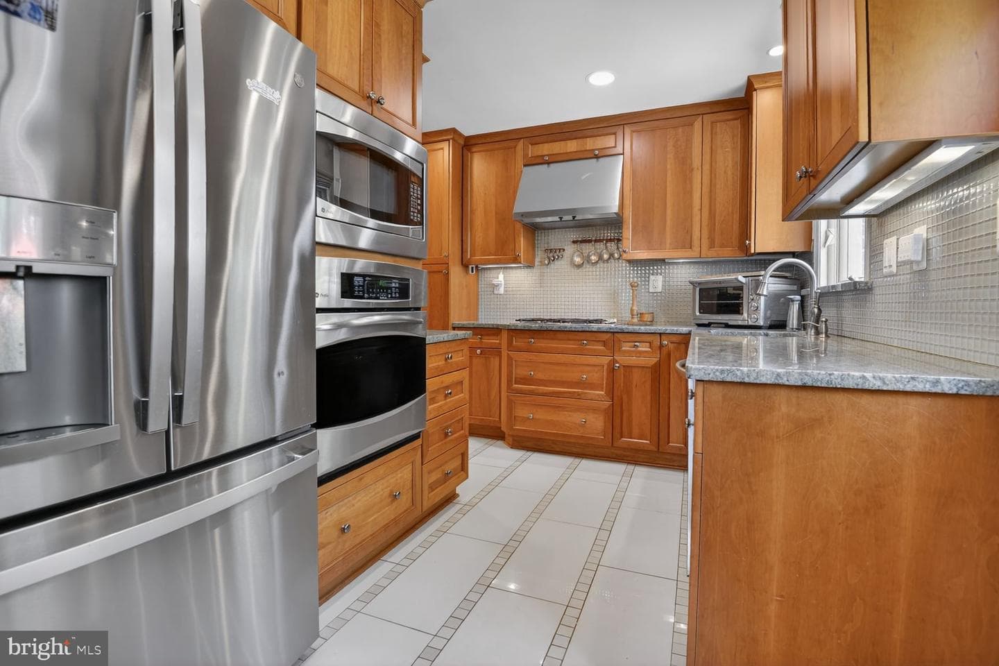 5505 Mckinley Street photo 12