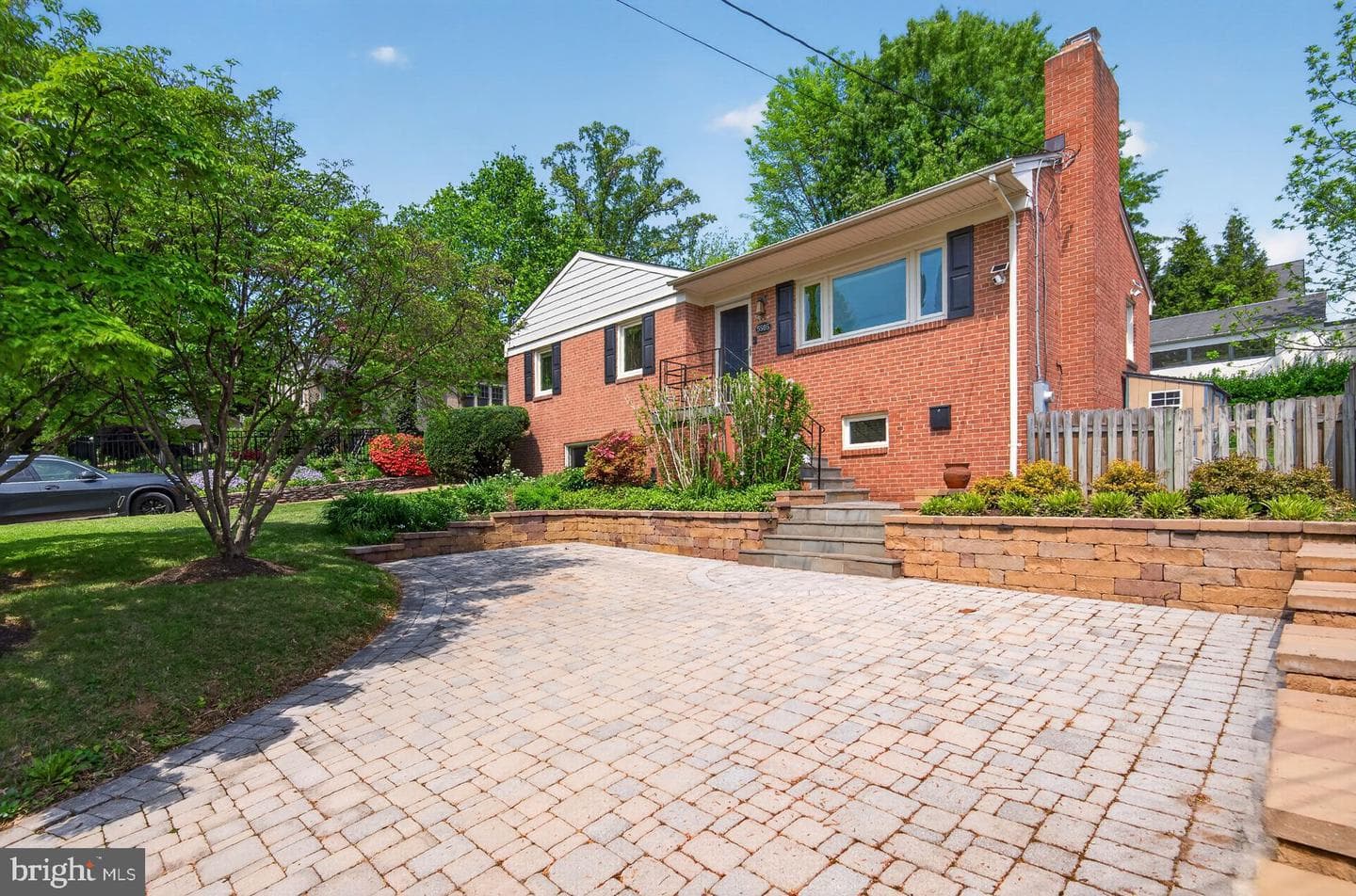 5505 Mckinley Street photo 2