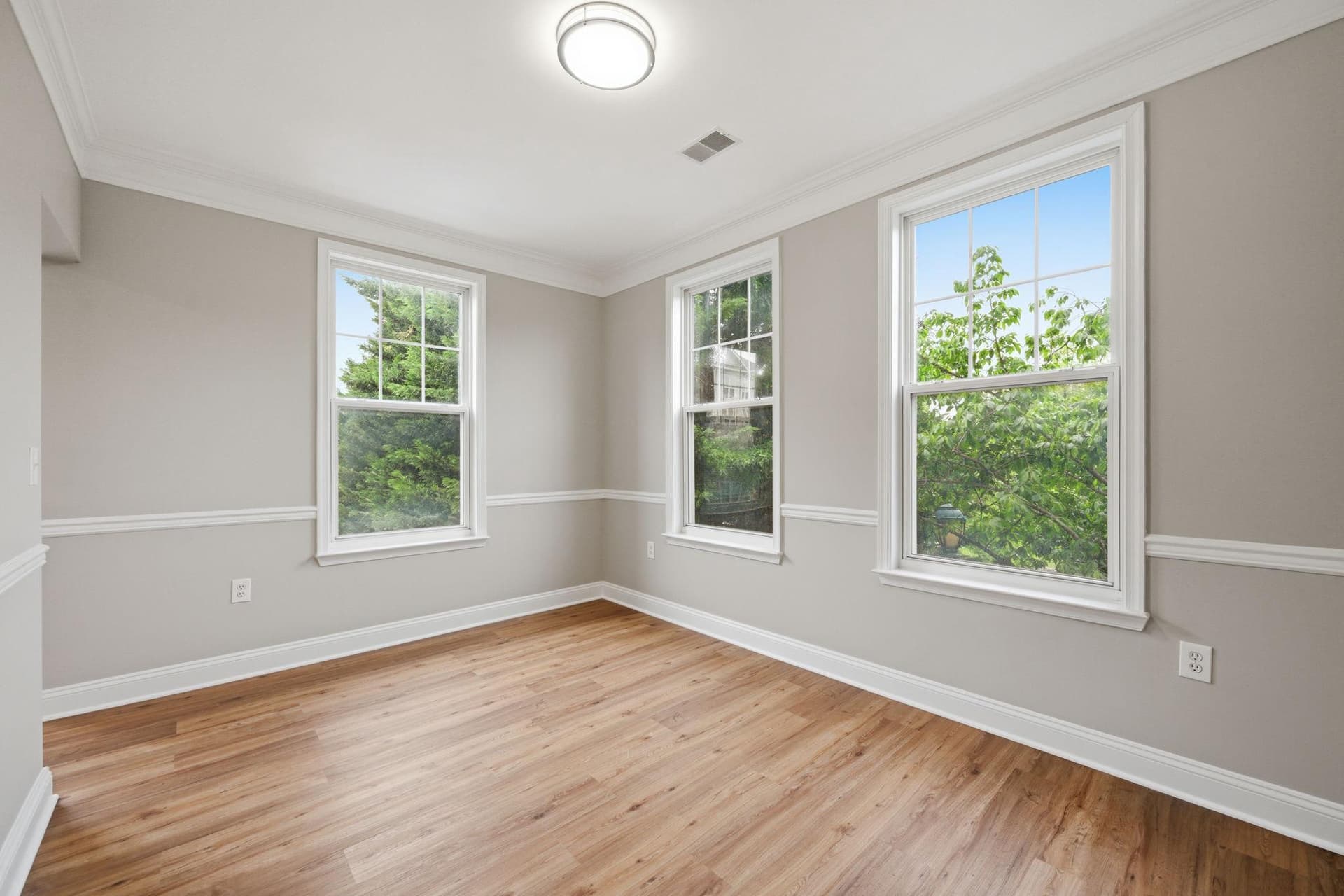 502 King Farm #206 photo 10