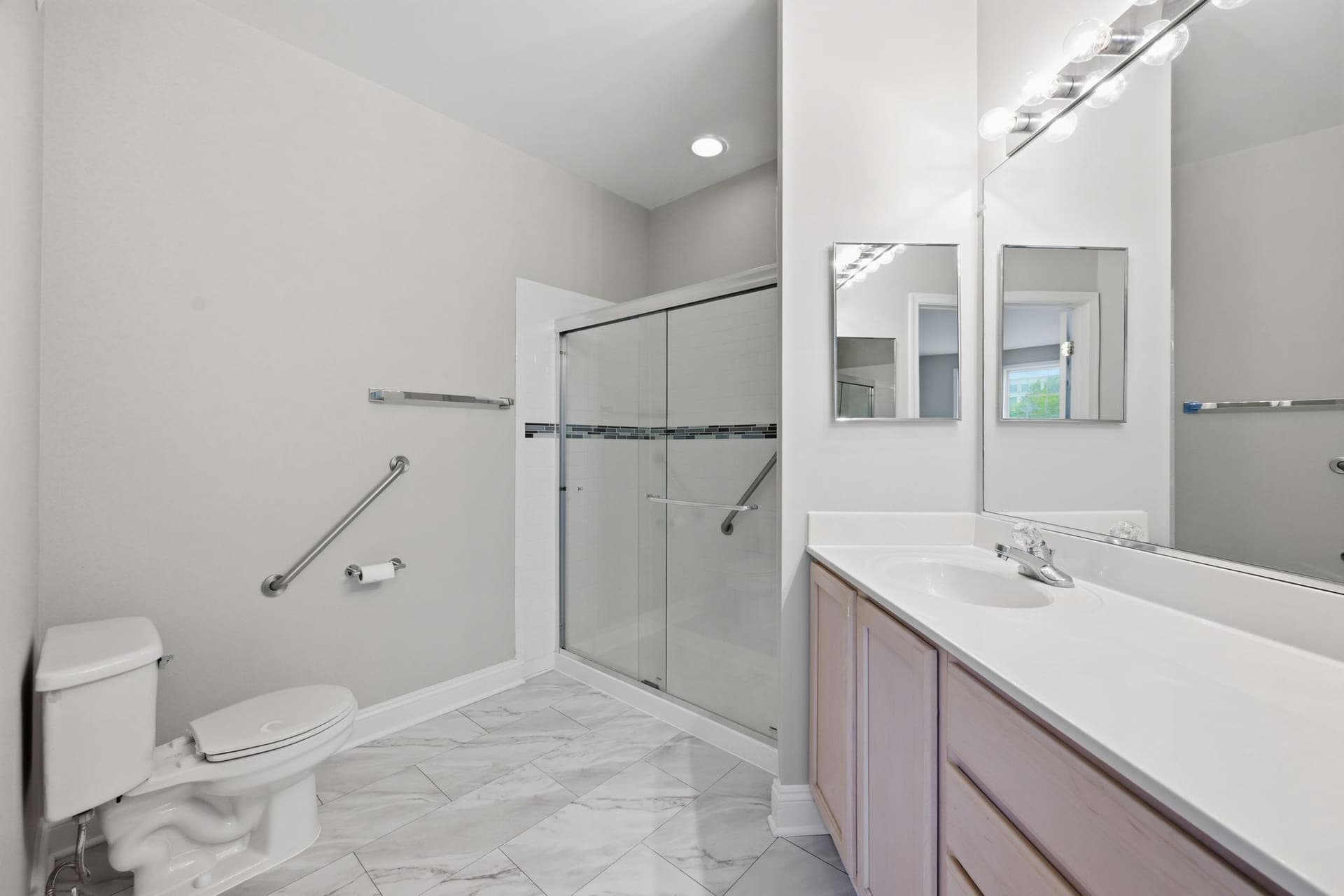 502 King Farm #206 photo 25