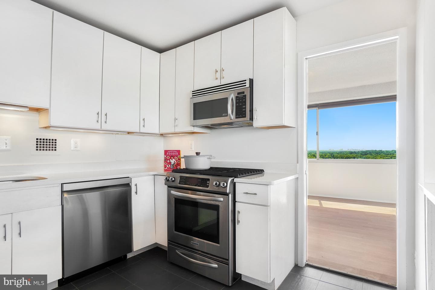 5500 Friendship Blvd # 2017N photo 18