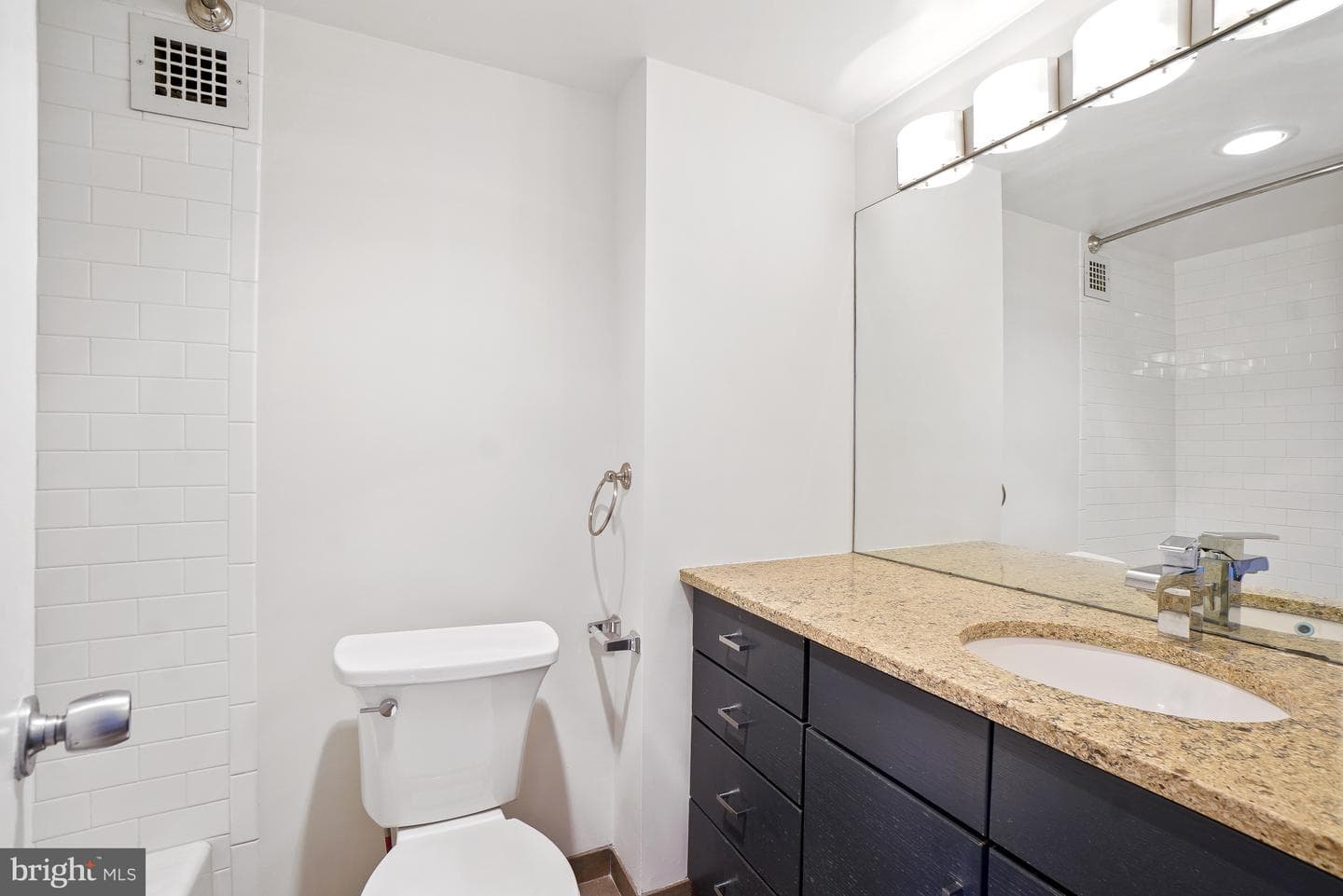 5500 Friendship Blvd # 2017N photo 31