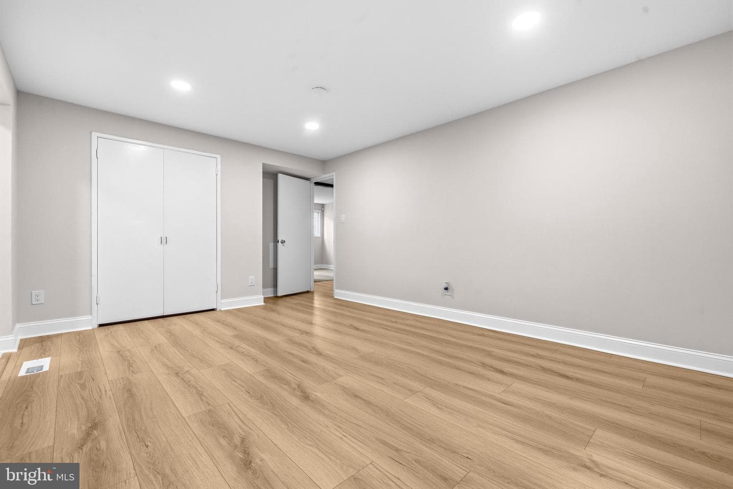 9416 Holbrook Lane photo 33