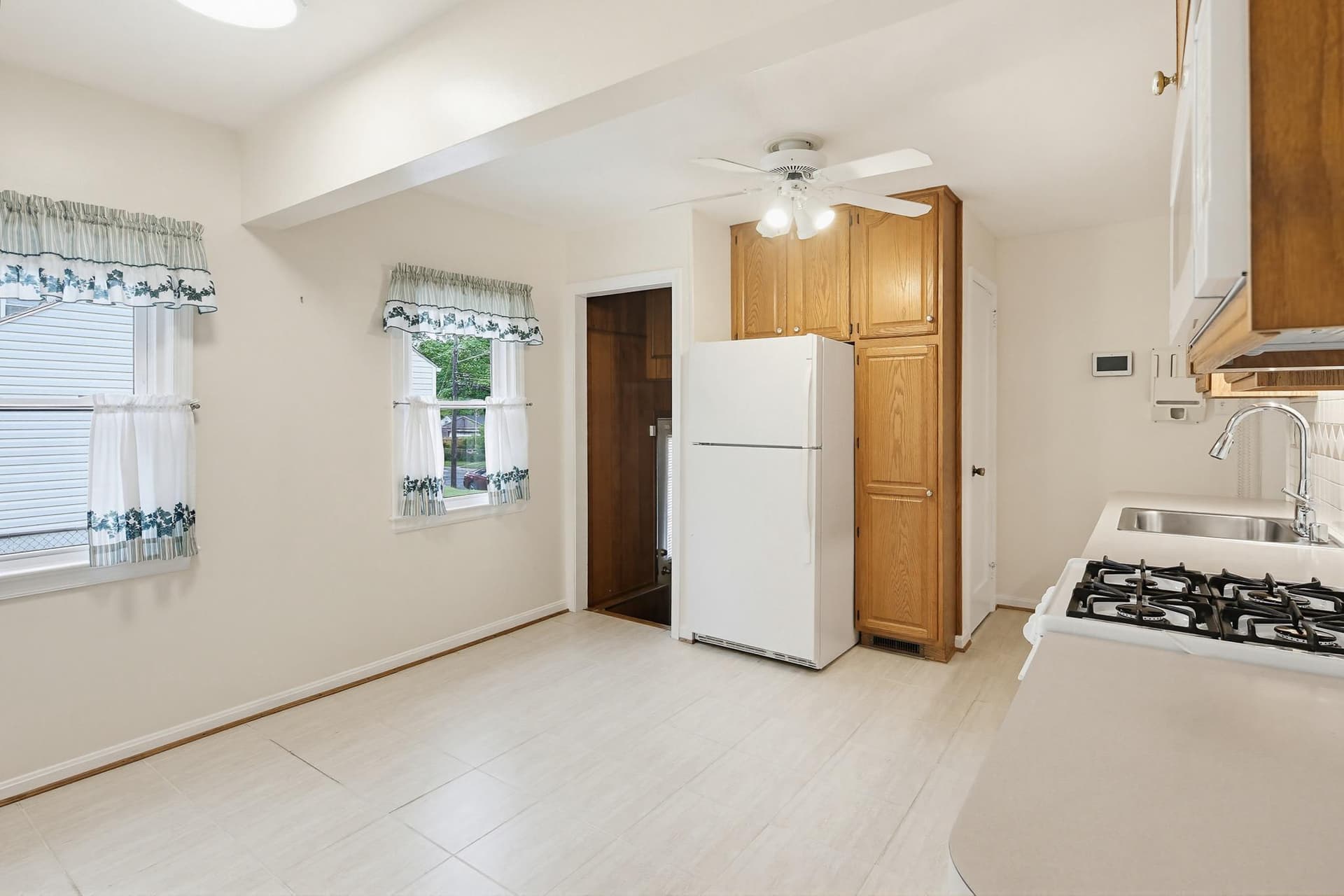 12007 Saint Dunston Lane photo 10