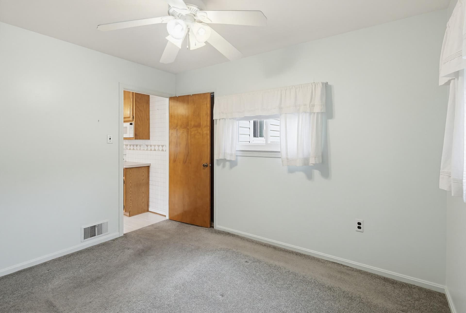 12007 Saint Dunston Lane photo 12