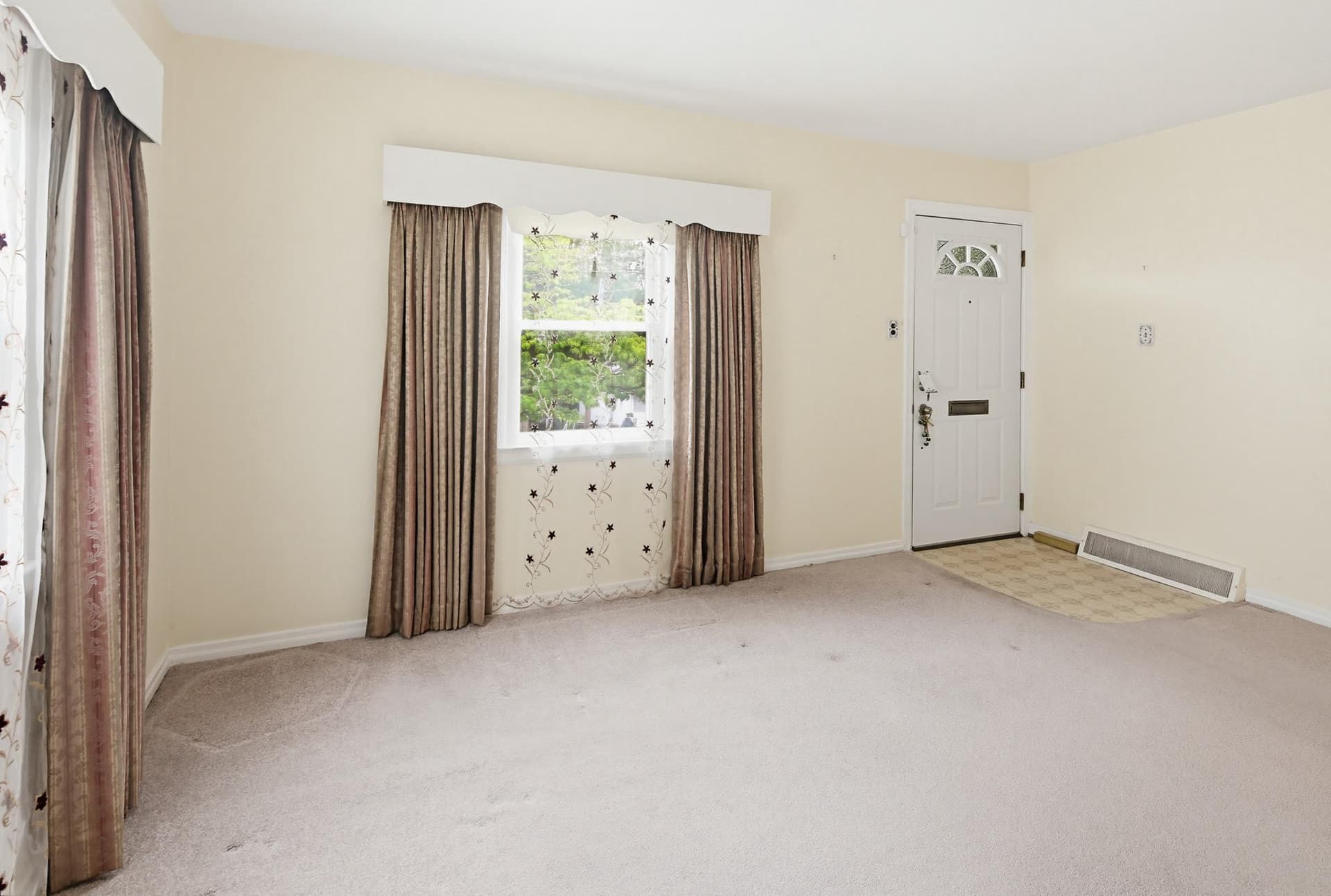 12007 Saint Dunston Lane photo 5