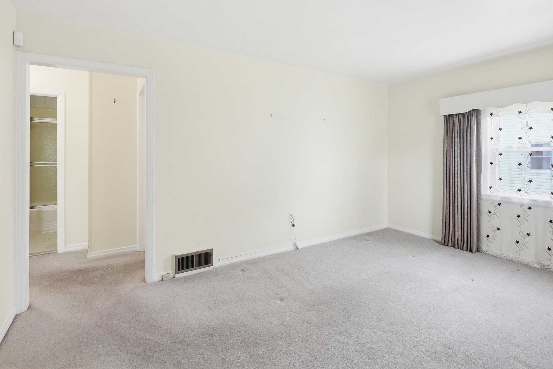 12007 Saint Dunston Lane photo 6