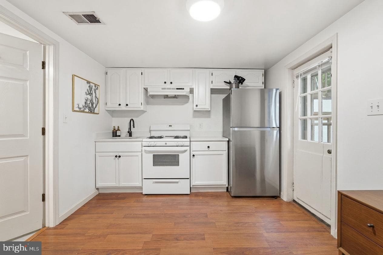 9305 Caroline Avenue photo 17