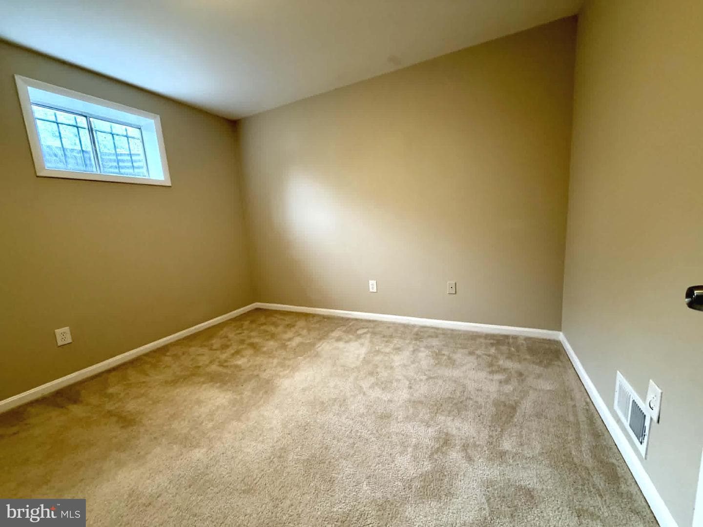 13608 Creekside photo 25