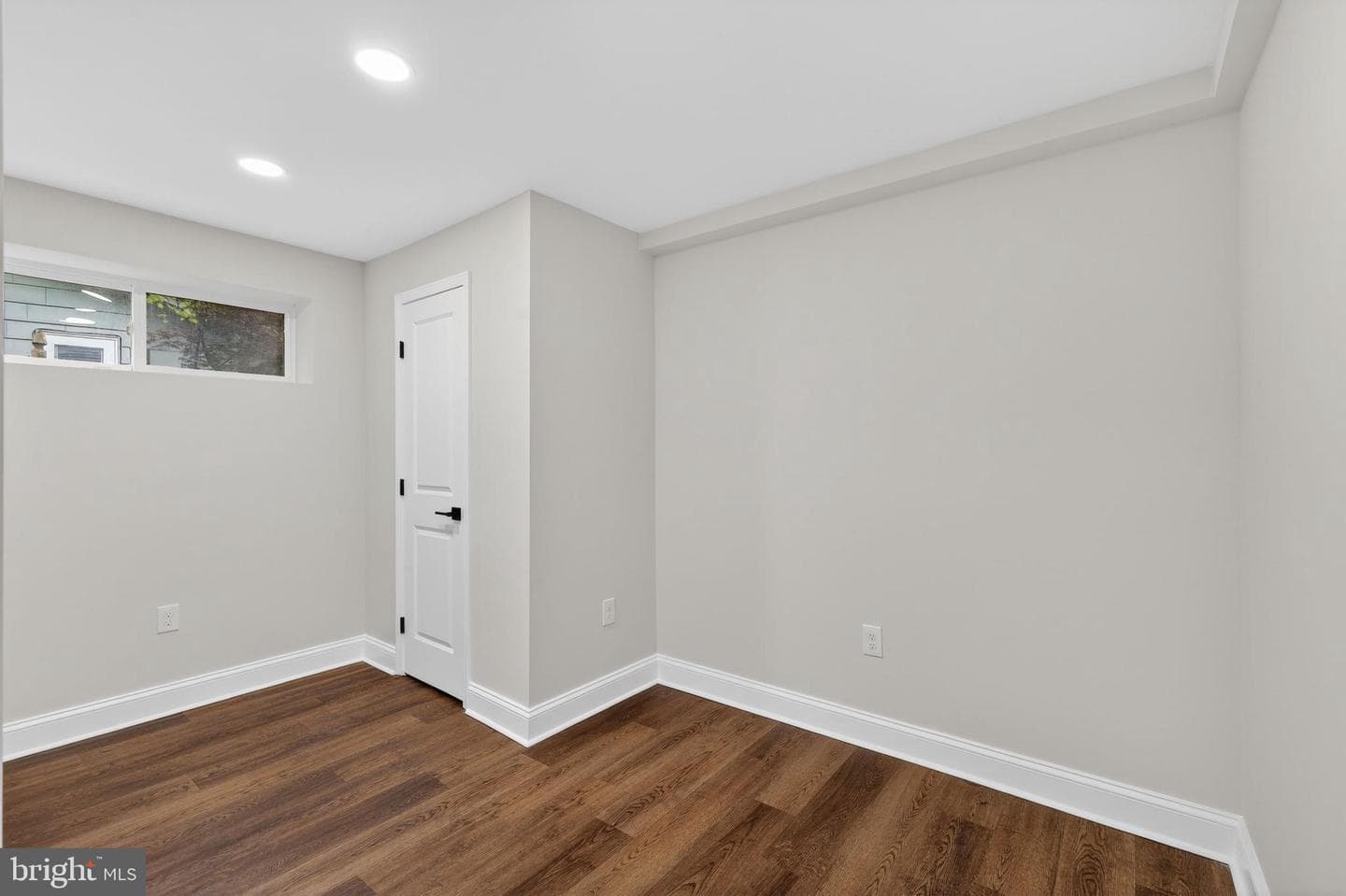 731 Owens Street photo 33