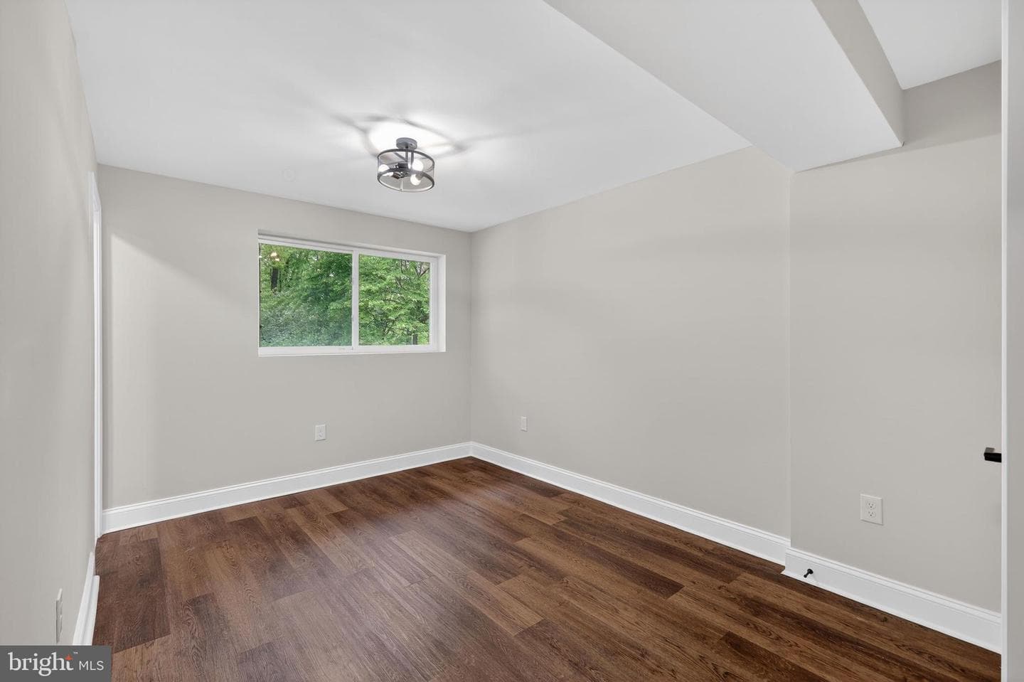 731 Owens Street photo 35