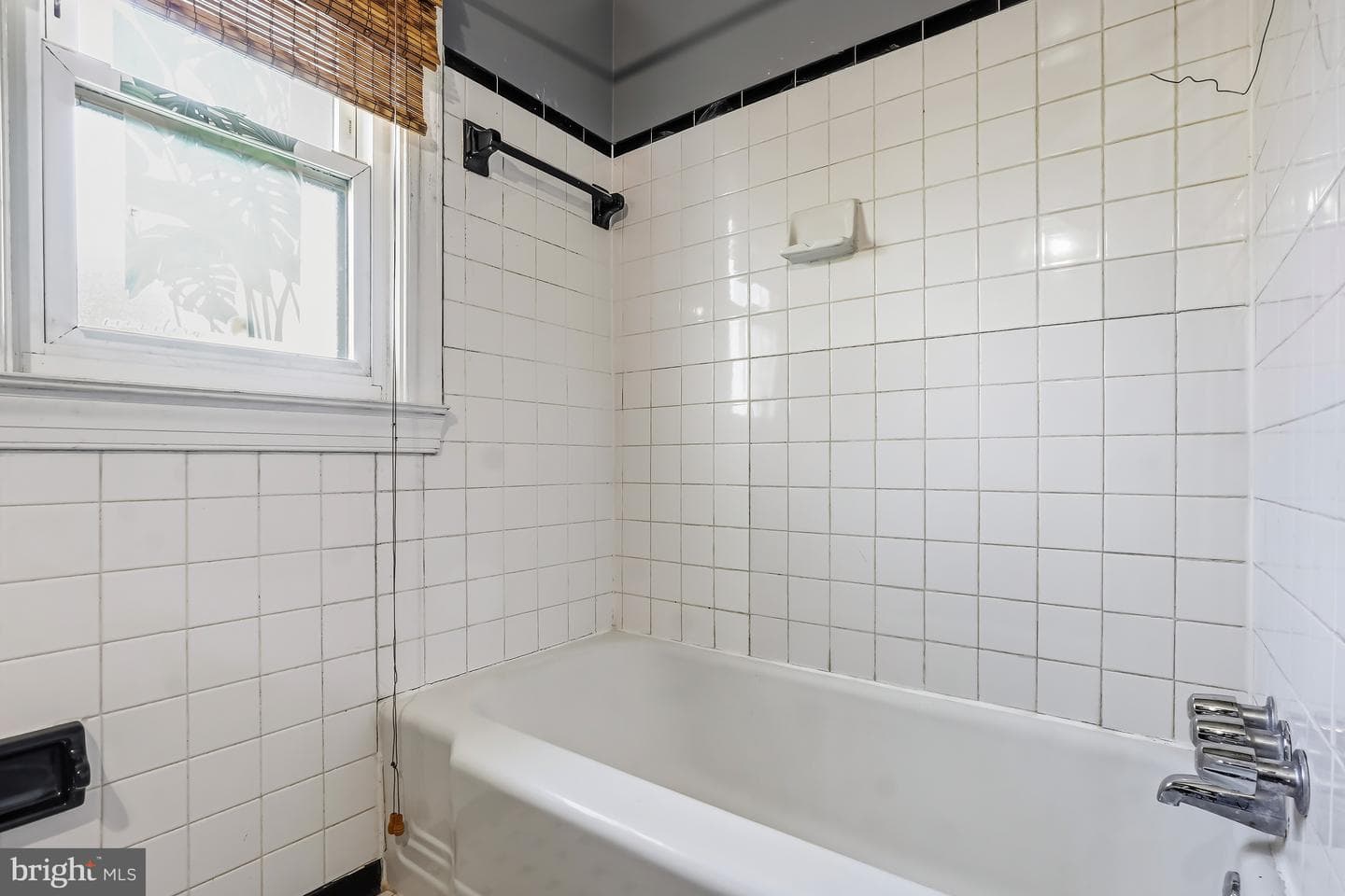 102 N Horners Lane photo 16