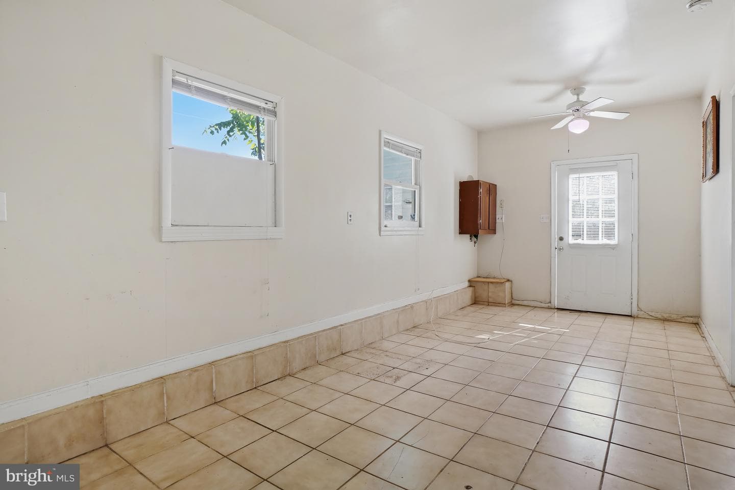 102 N Horners Lane photo 21