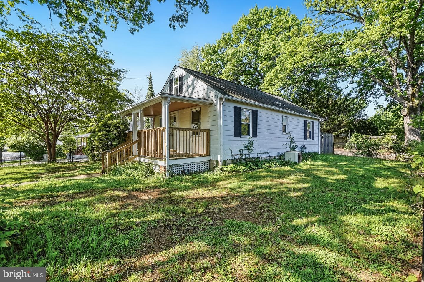 102 N Horners Lane photo 3