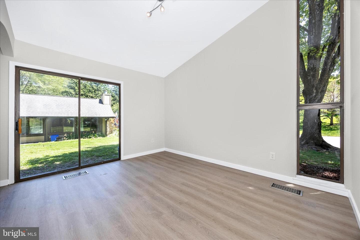10704 Wayridge Drive photo 10