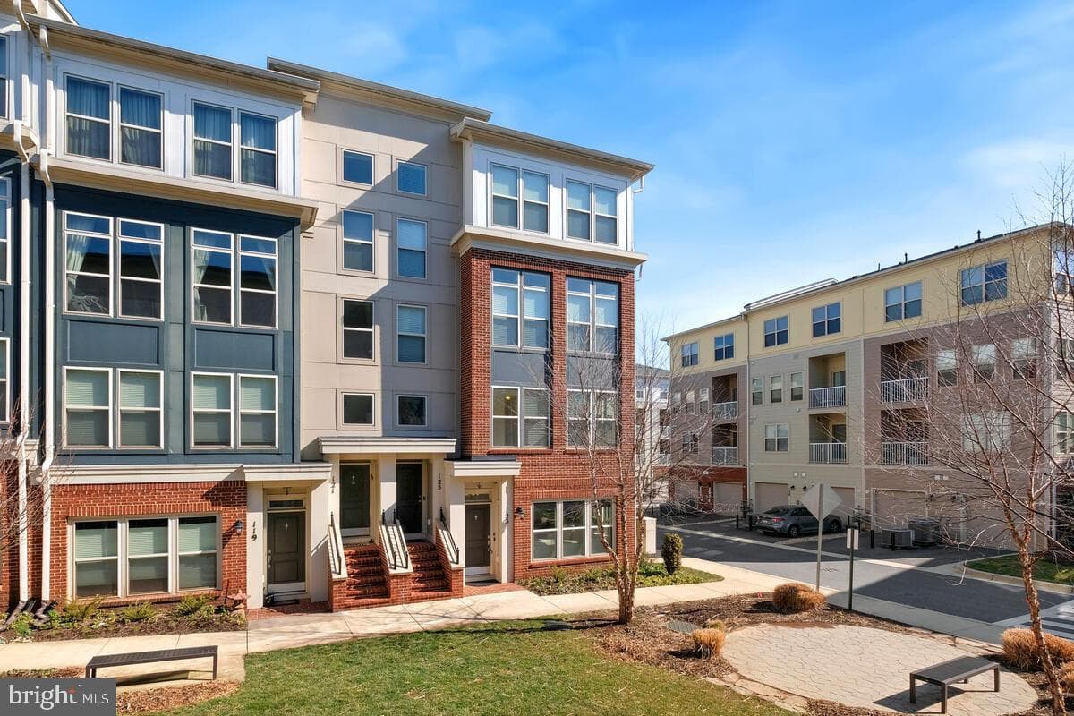123 Copley Circle #35-A, Gaithersburg