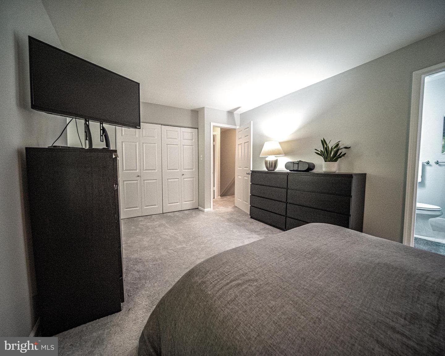 15 Grovepoint Court photo 24