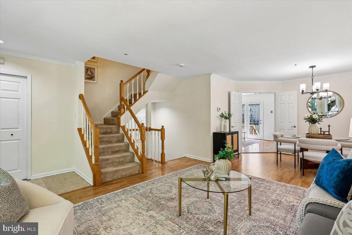 9 Fountain Valley Court photo 4