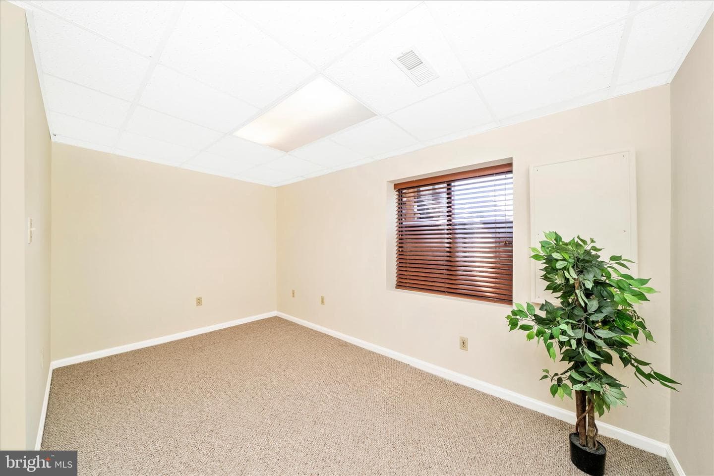 20200 Ravensdale Court photo 28