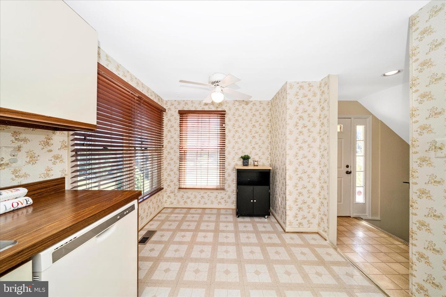 20200 Ravensdale Court photo 5