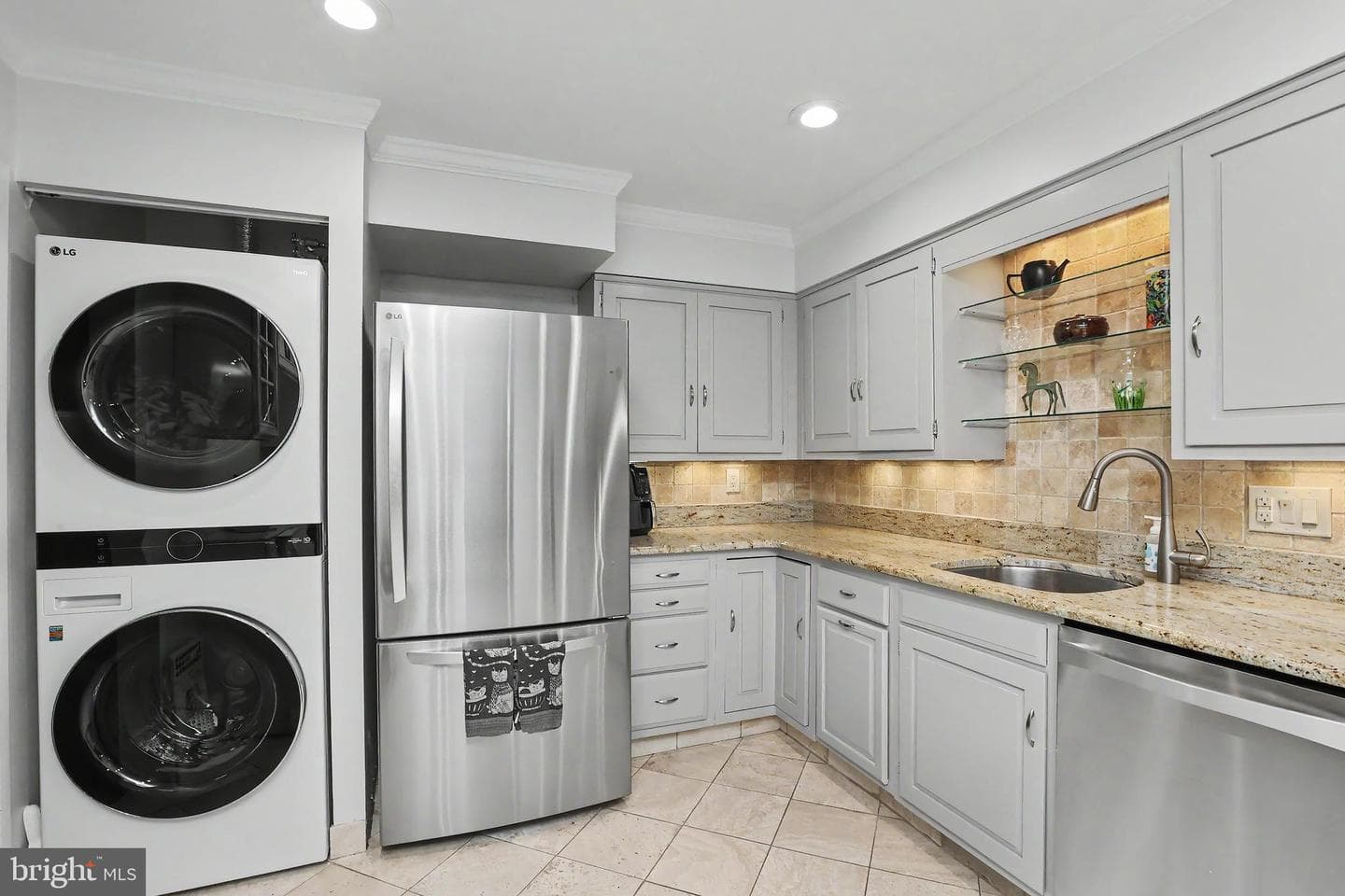 4960 Sentinel Drive #102 photo 10