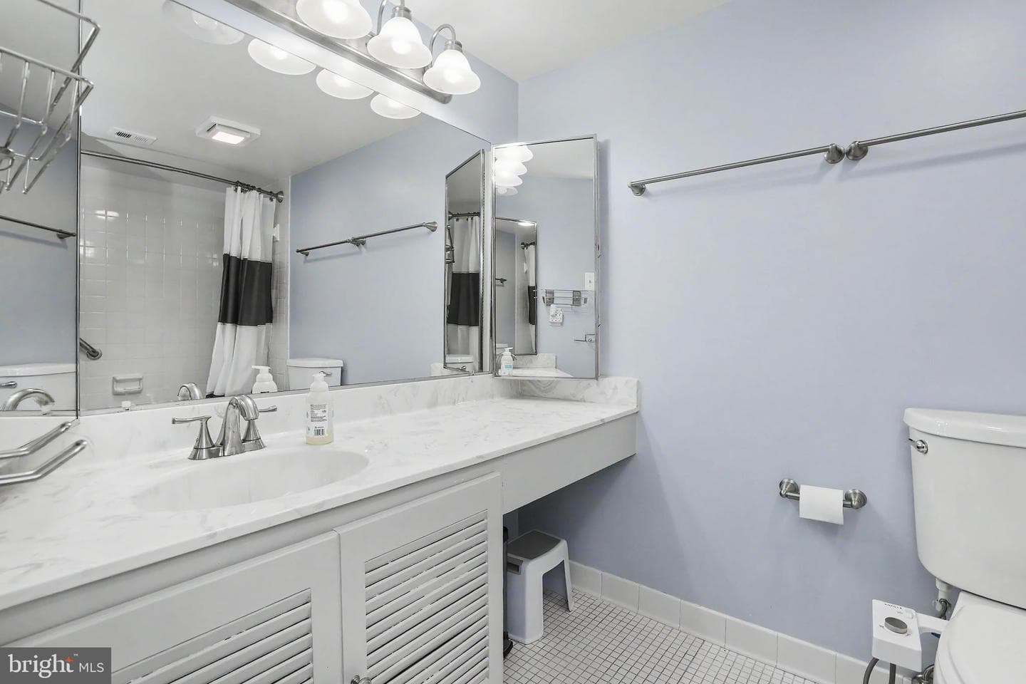 4960 Sentinel Drive #102 photo 22