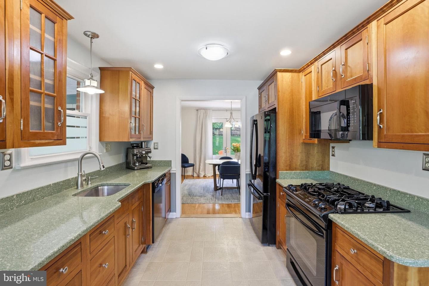 111 Lillian Lane photo 4