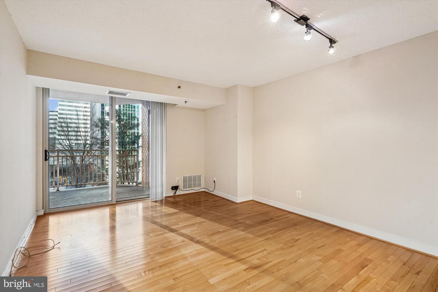 7500 Woodmont Avenue #s512 photo 4