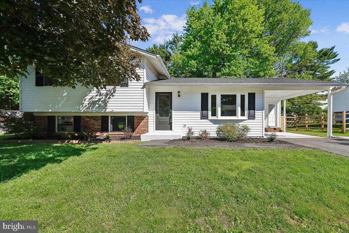 24321 Log House Rd, Gaithersburg