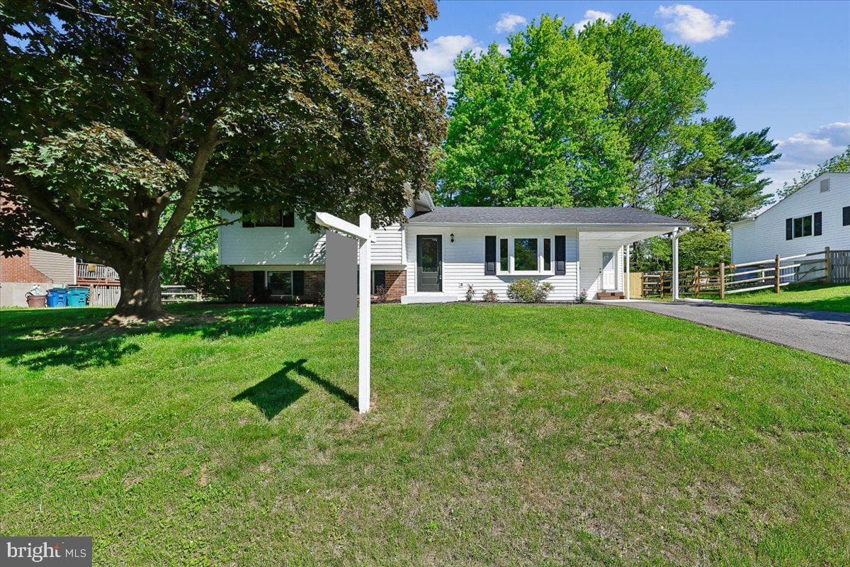 24321 Log House Rd, Gaithersburg