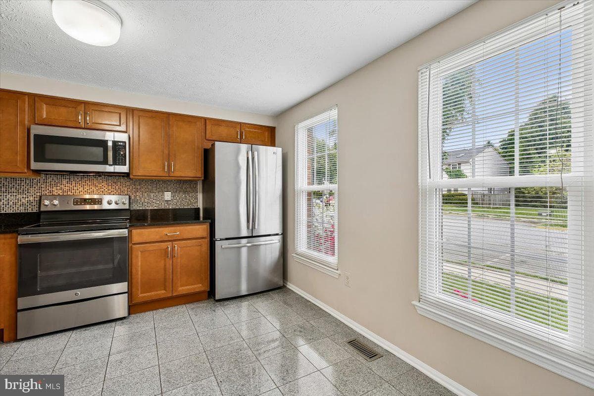 639 Coral Reef Drive photo 7