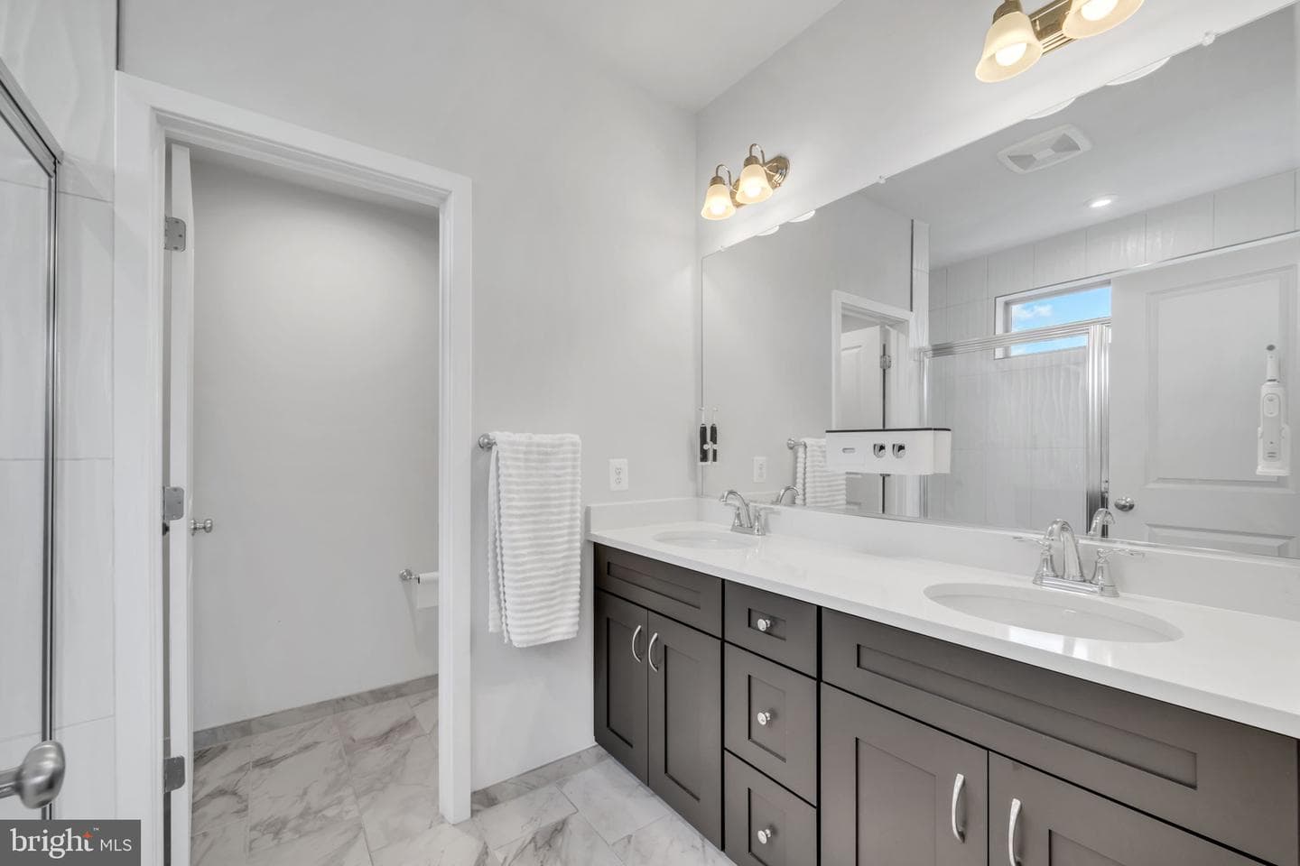 5002 Oakmoore Drive photo 39