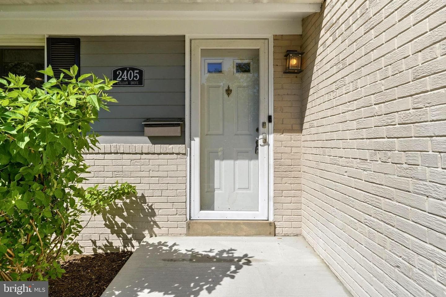 2405 Lillian Drive photo 4