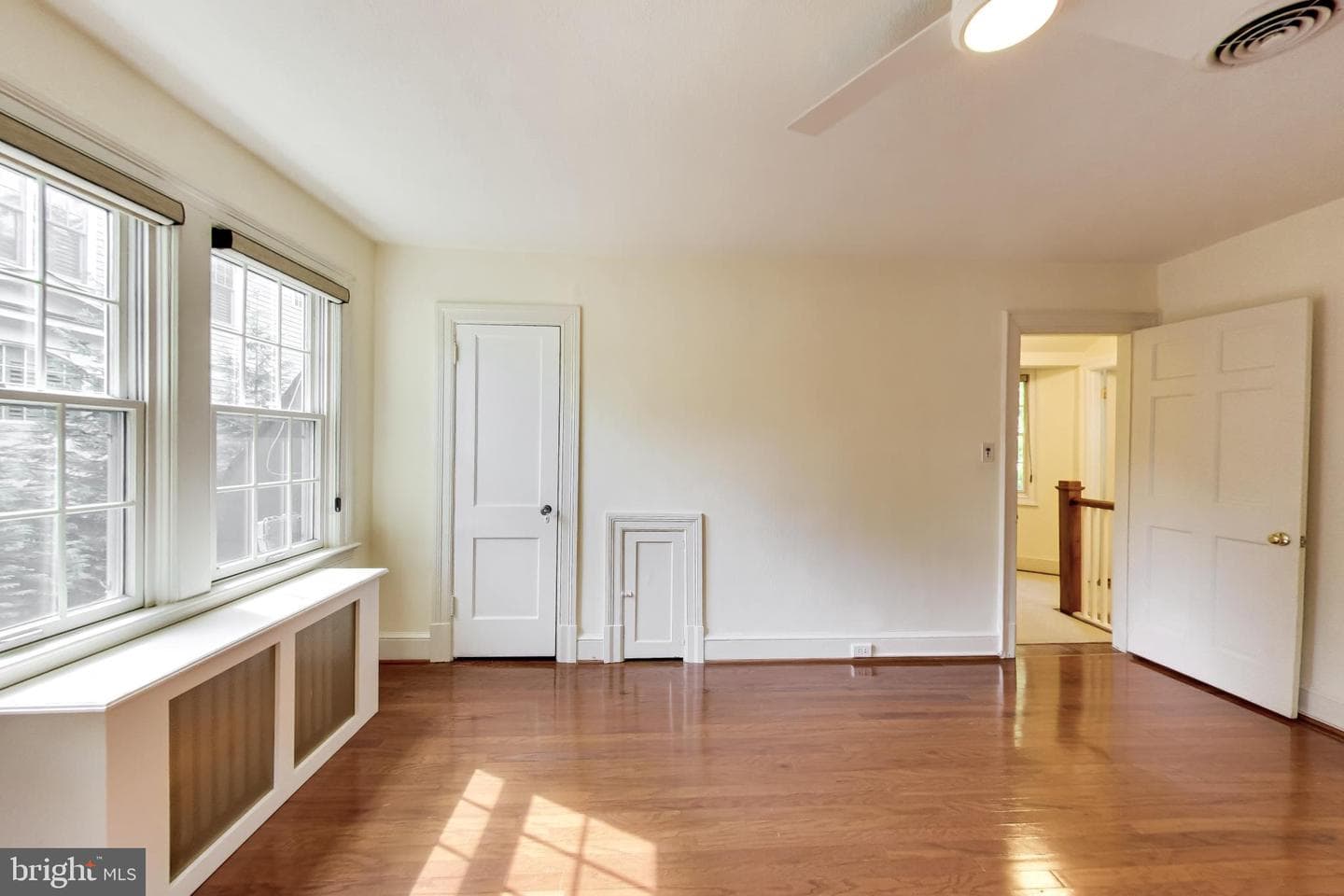 4118 Woodbine Street photo 35