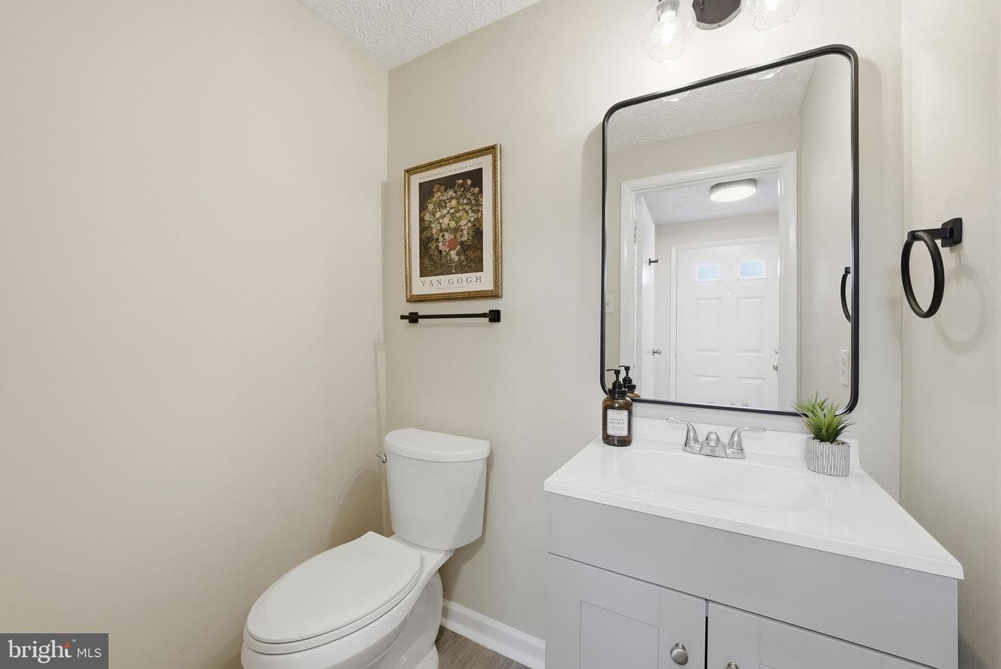 7619 Nutwood Court photo 12