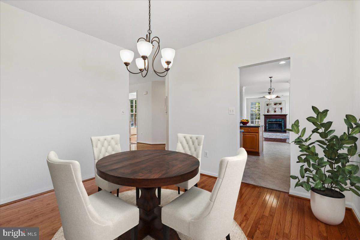 2105 Walking Crest Court photo 15