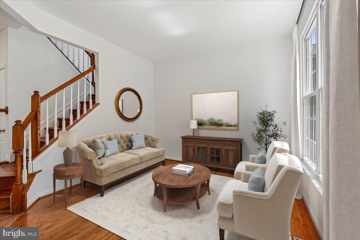 2105 Walking Crest Court photo 3