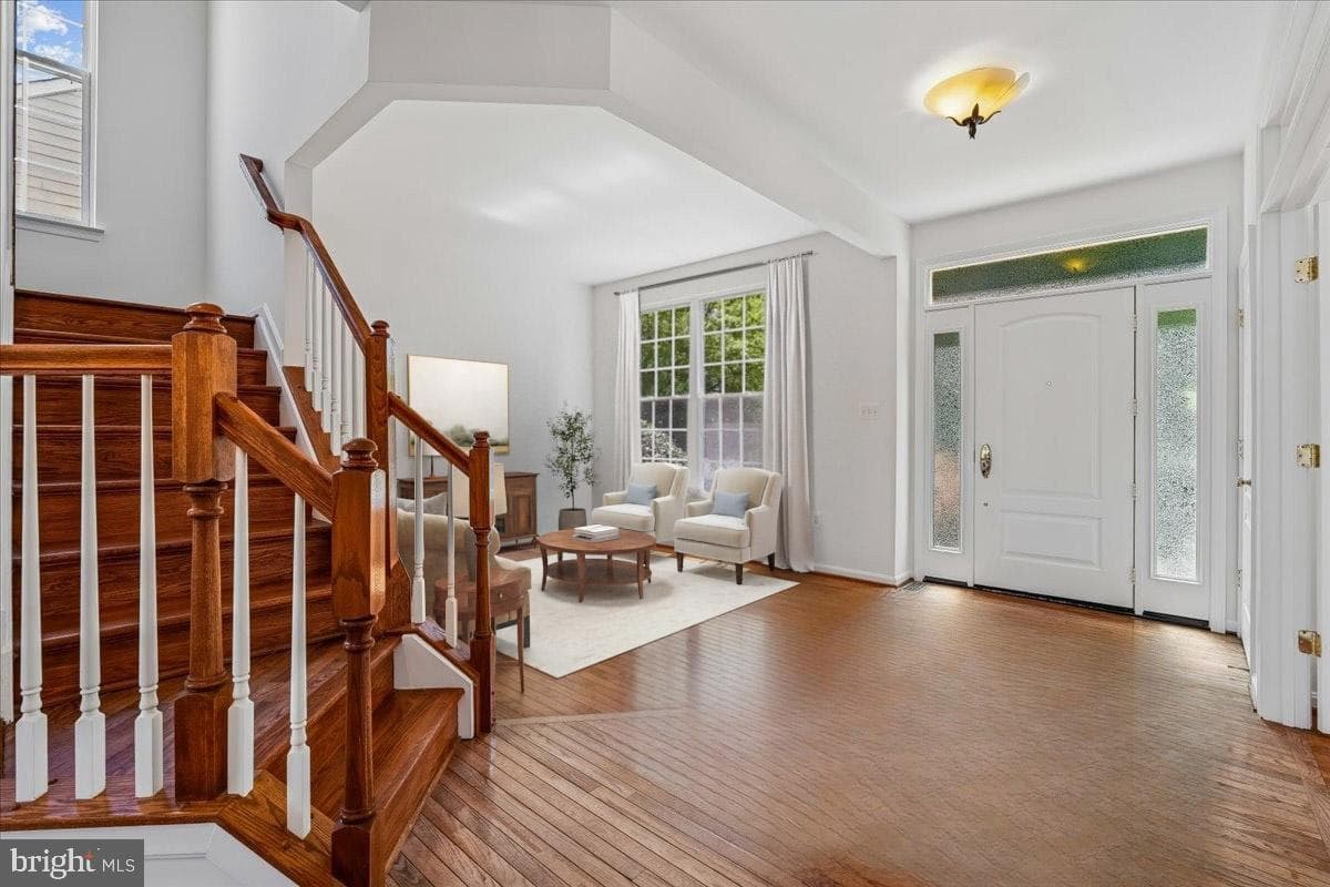 2105 Walking Crest Court photo 5