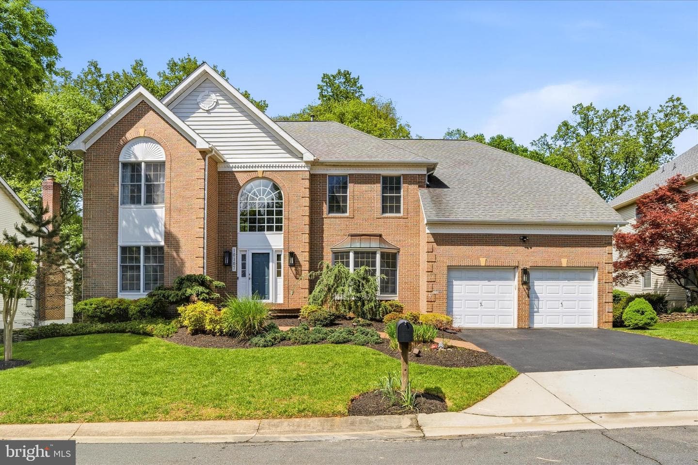 10107 Daphney House Way photo 2