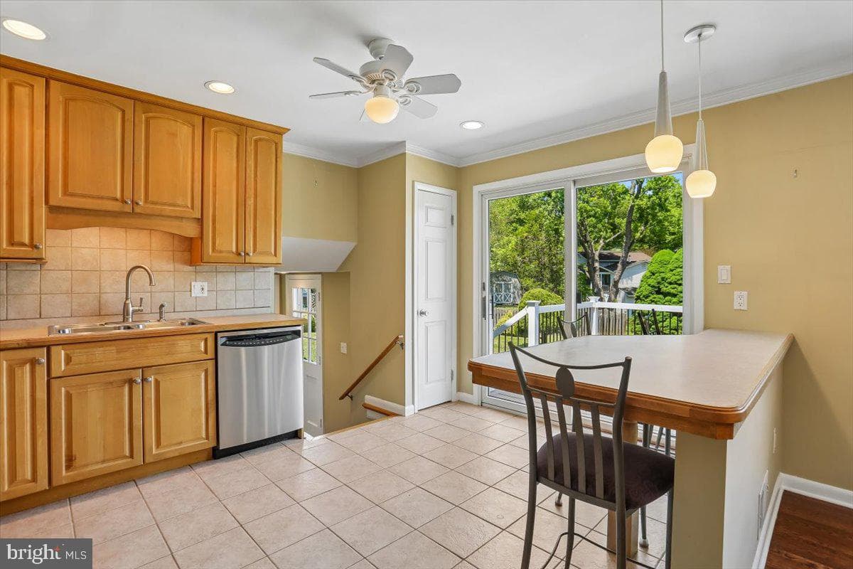 5401 Amberwood Lane photo 28