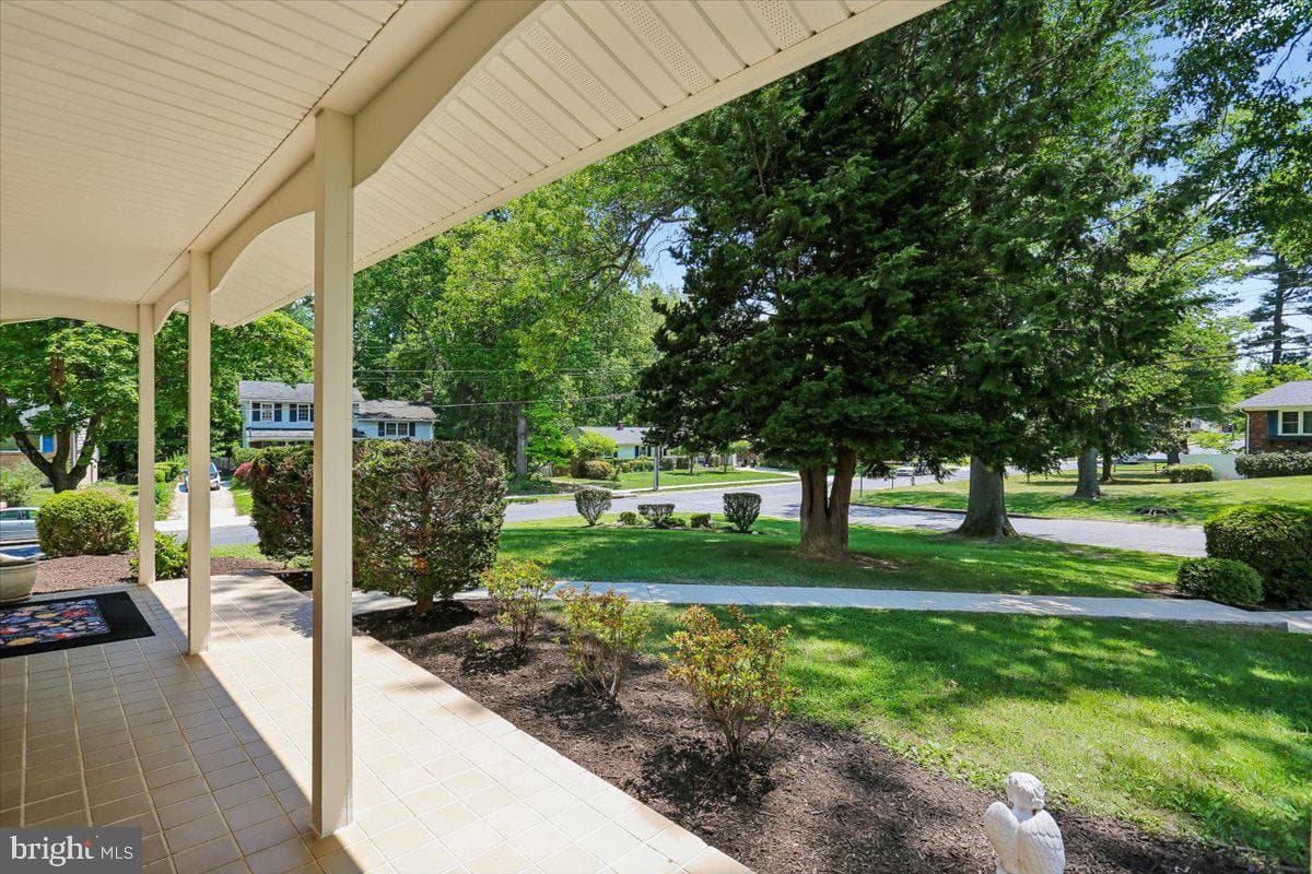 5401 Amberwood Lane photo 7