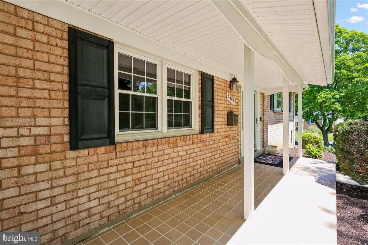 5401 Amberwood Lane photo 8