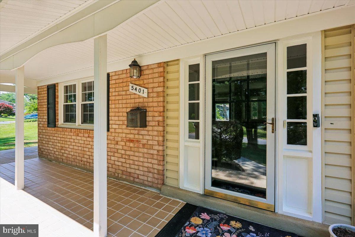 5401 Amberwood Lane photo 9