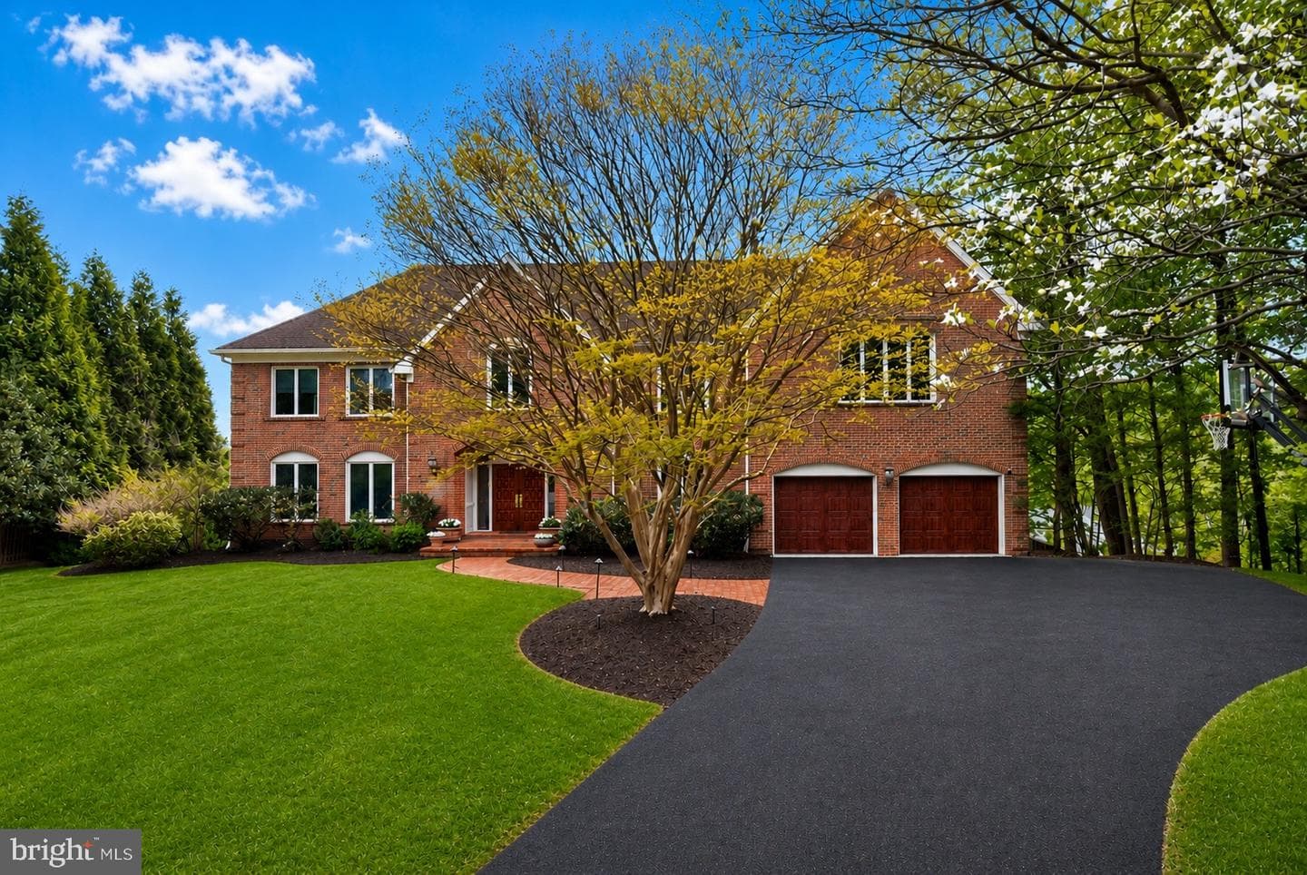 8601 Split Oak Circle