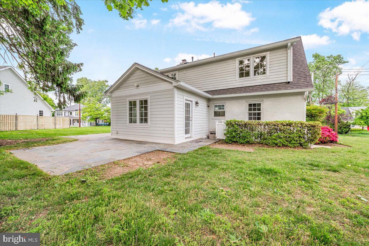 4506 Everett Street photo 11
