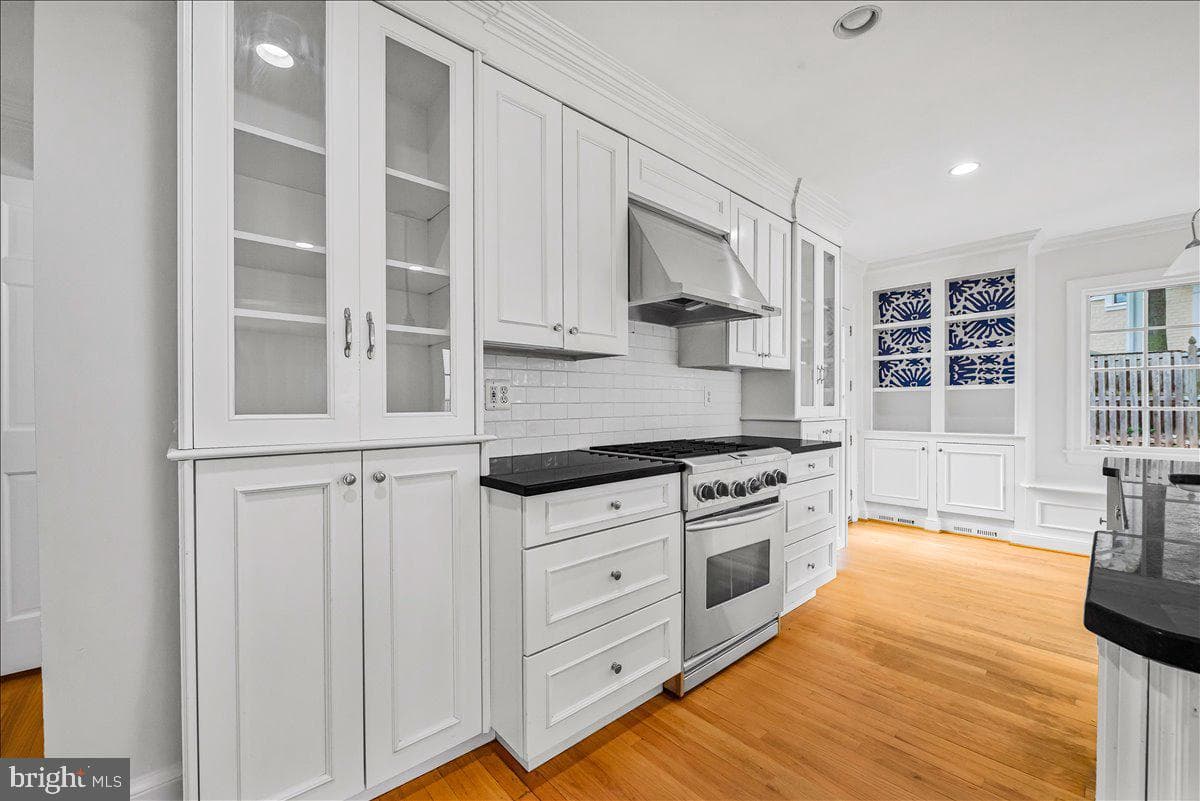 4506 Everett Street photo 19